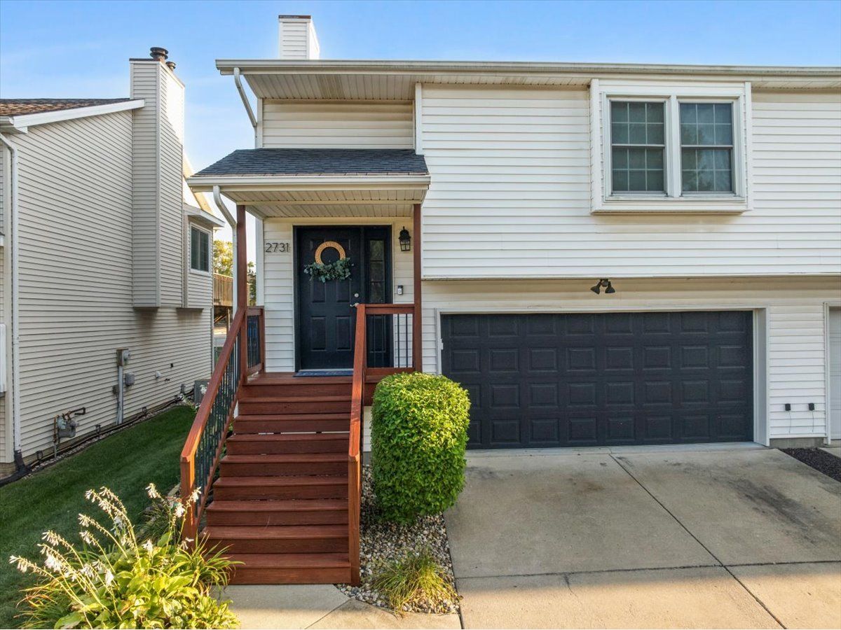 Homes & Condos & Townhomes For Sale Highland East Bloomington Illinois, 2731 Arrowhead Drive