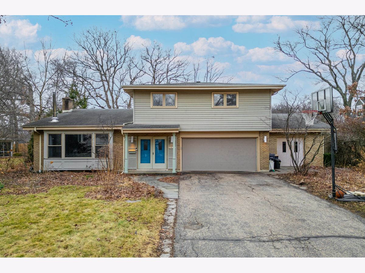 Homes For Sale Highlands Highland Park Illinois, 3272 Western Avenue