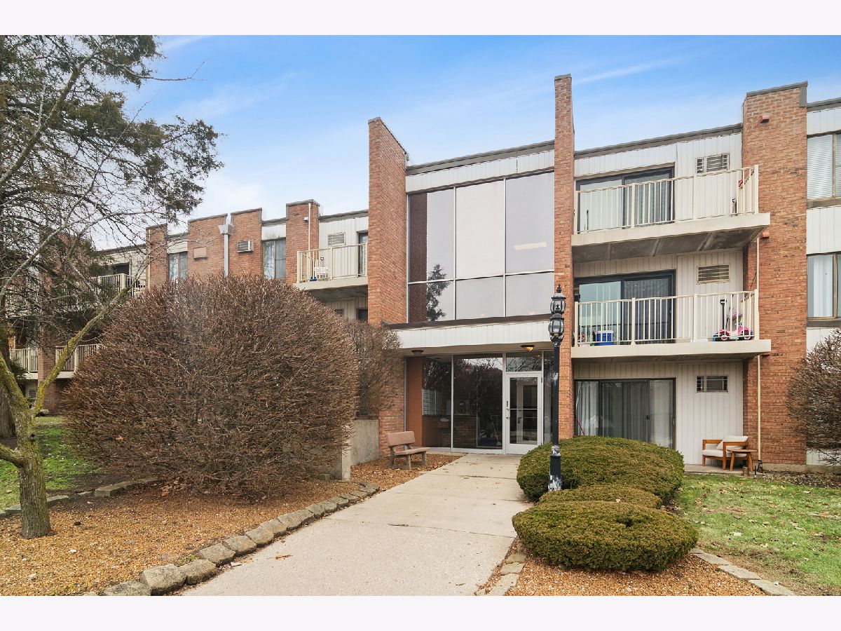  For Sale Addison Illinois, 300 Fullerton Avenue