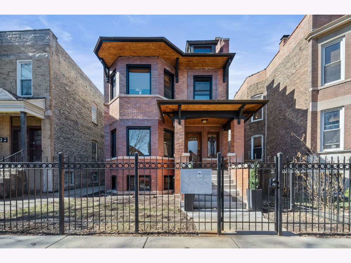  Rented Chicago Illinois, 2624 Albany