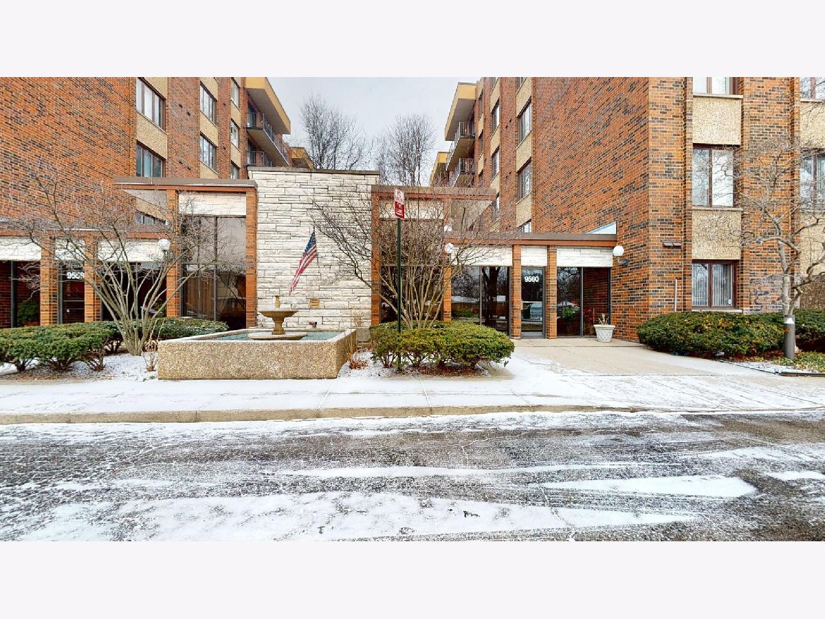  For Sale Skokie Illinois, 9560 Gross Point Road