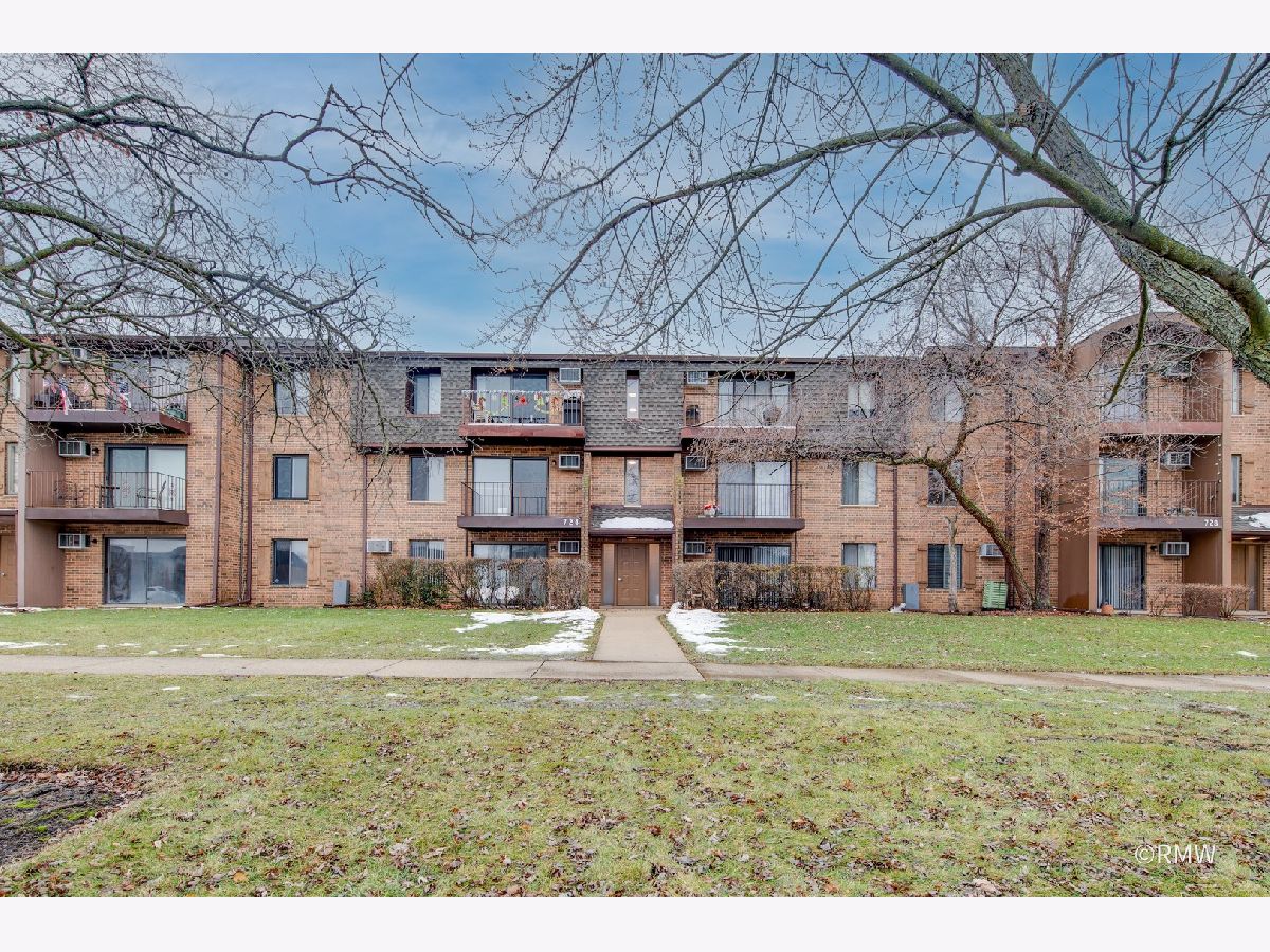  For Sale Addison Illinois, 724 Briar Hill Lane