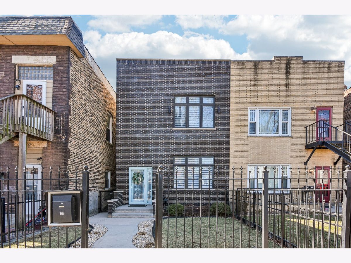  For Sale Chicago Illinois, 3816 Emerald Avenue