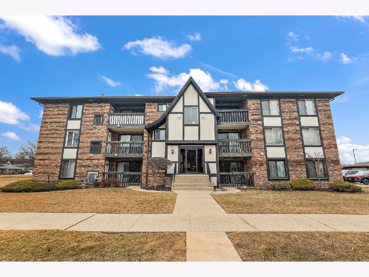  For Sale Crestwood Illinois, 13651 Lamon Avenue