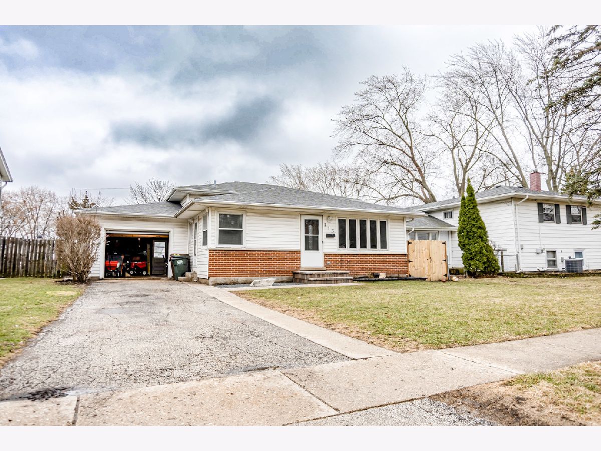  For Sale Mundelein Illinois, 213 Idlewild Avenue