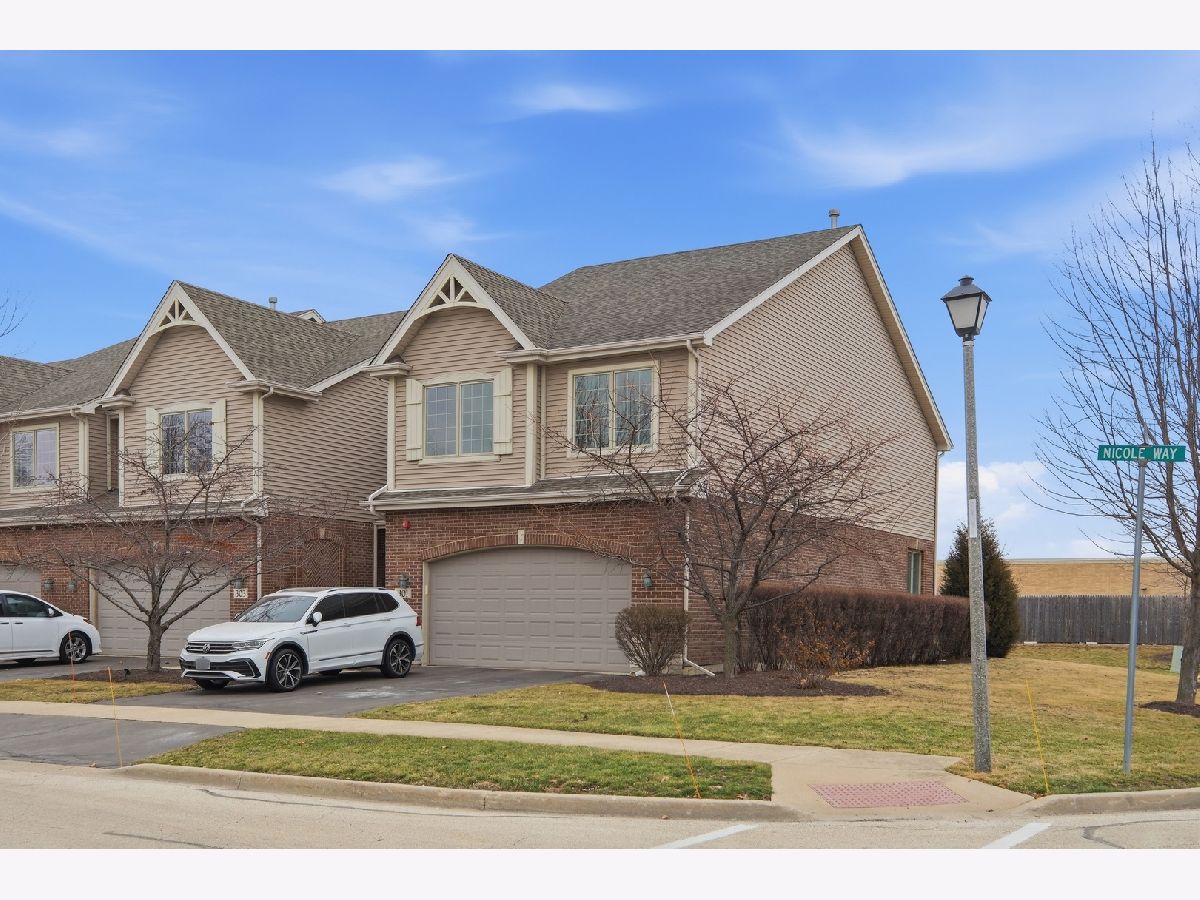  For Sale Itasca Illinois, 301 Nicole Way