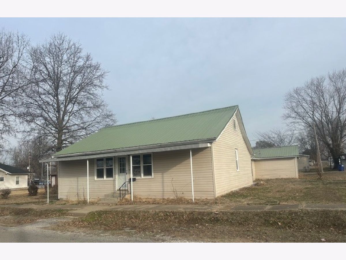  For Sale Pinckneyville Illinois, 307 Parker Street