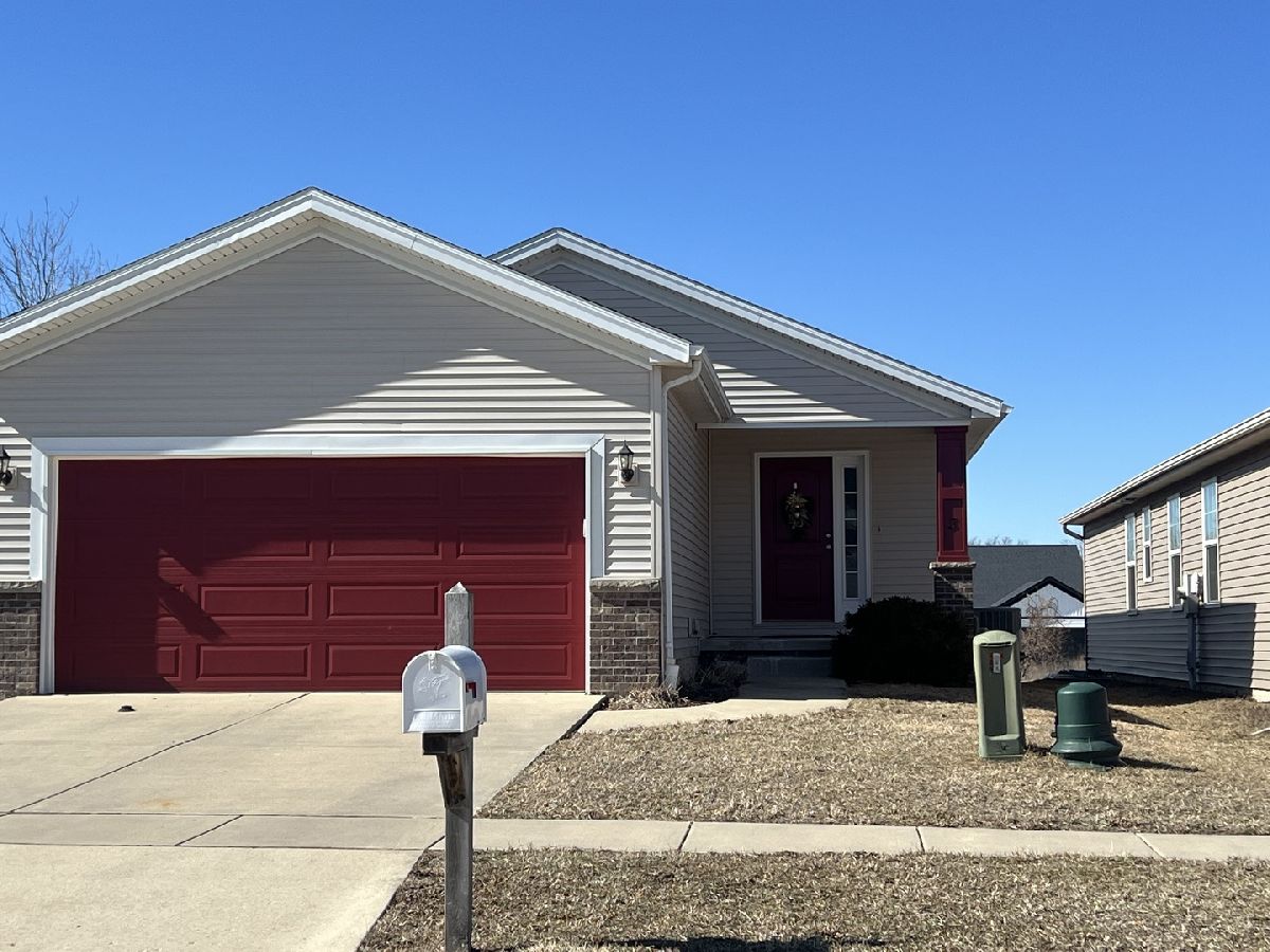  For Sale Bloomington Illinois, 3 Megan Court