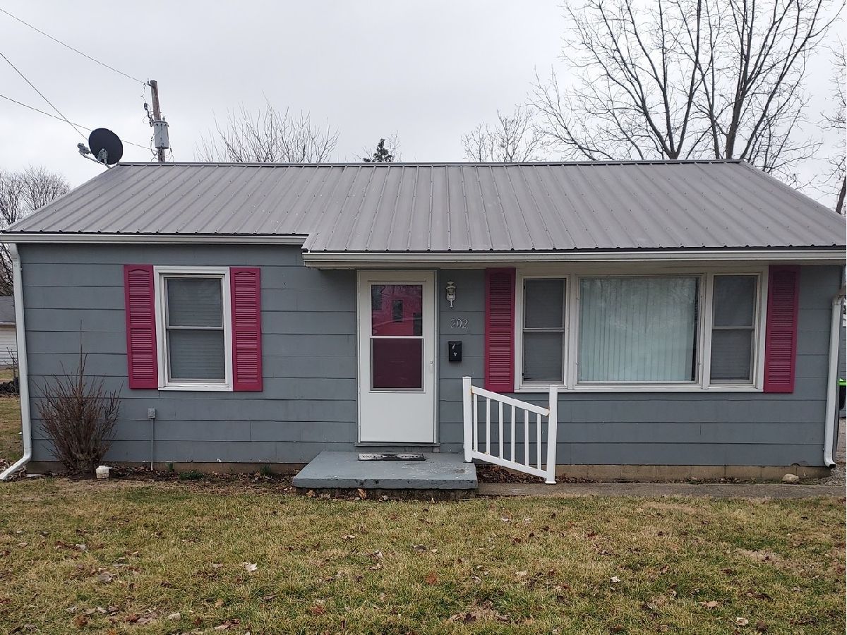  For Sale Tuscola Illinois, 202 Embarrass Avenue
