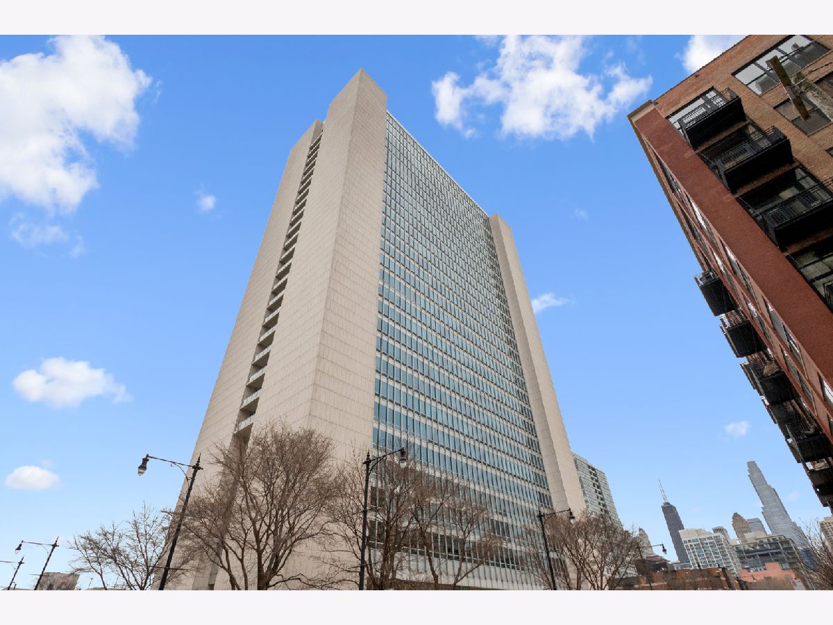  For Sale Chicago Illinois, 500 Superior Street