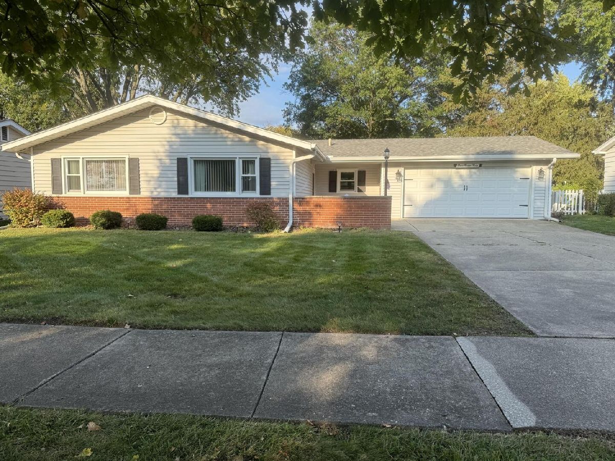  For Sale North Aurora Illinois, 423 Harmony Drive