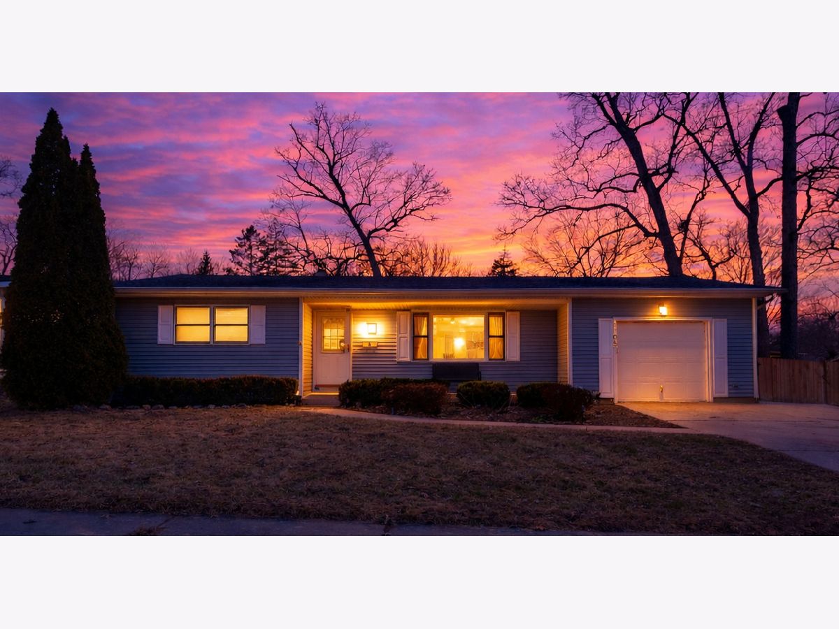  For Sale Mchenry Illinois, 1105 Somerset Mall