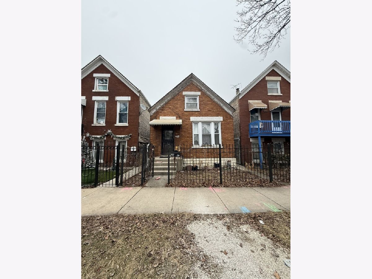  For Sale Chicago Illinois, 2847 Harding Avenue