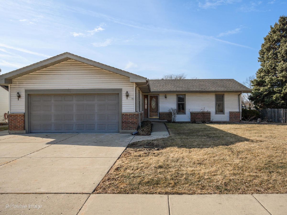  For Sale Roselle Illinois, 130 End Road