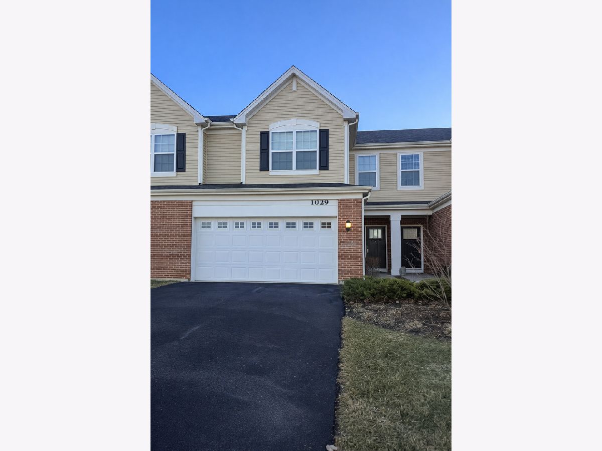 Homes & Townhomes & Condos For Sale Legend Lakes Mchenry Illinois, 1029 Draper Road