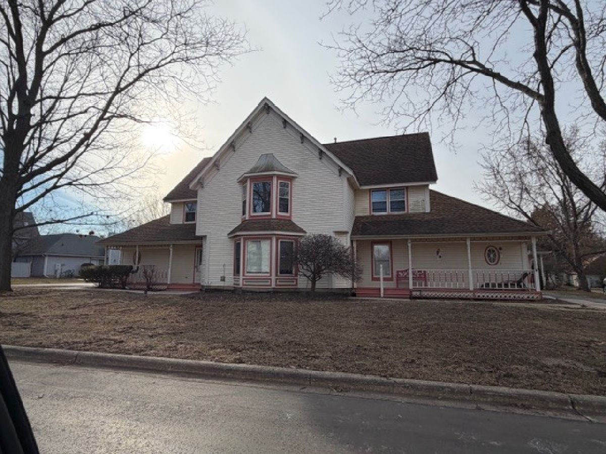  For Sale Woodstock Illinois, 745 Regina Court