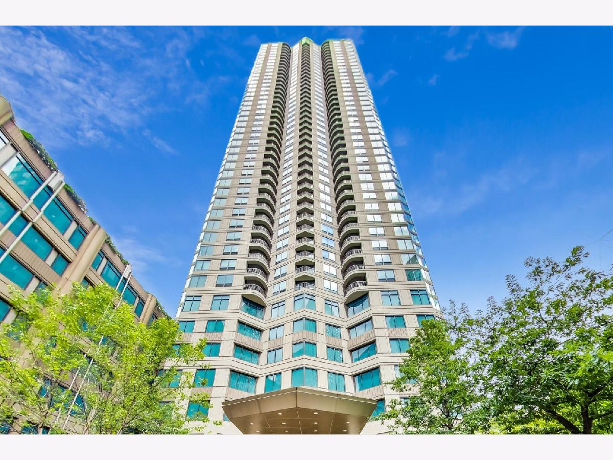  Rented Chicago Illinois, 400 Lasalle