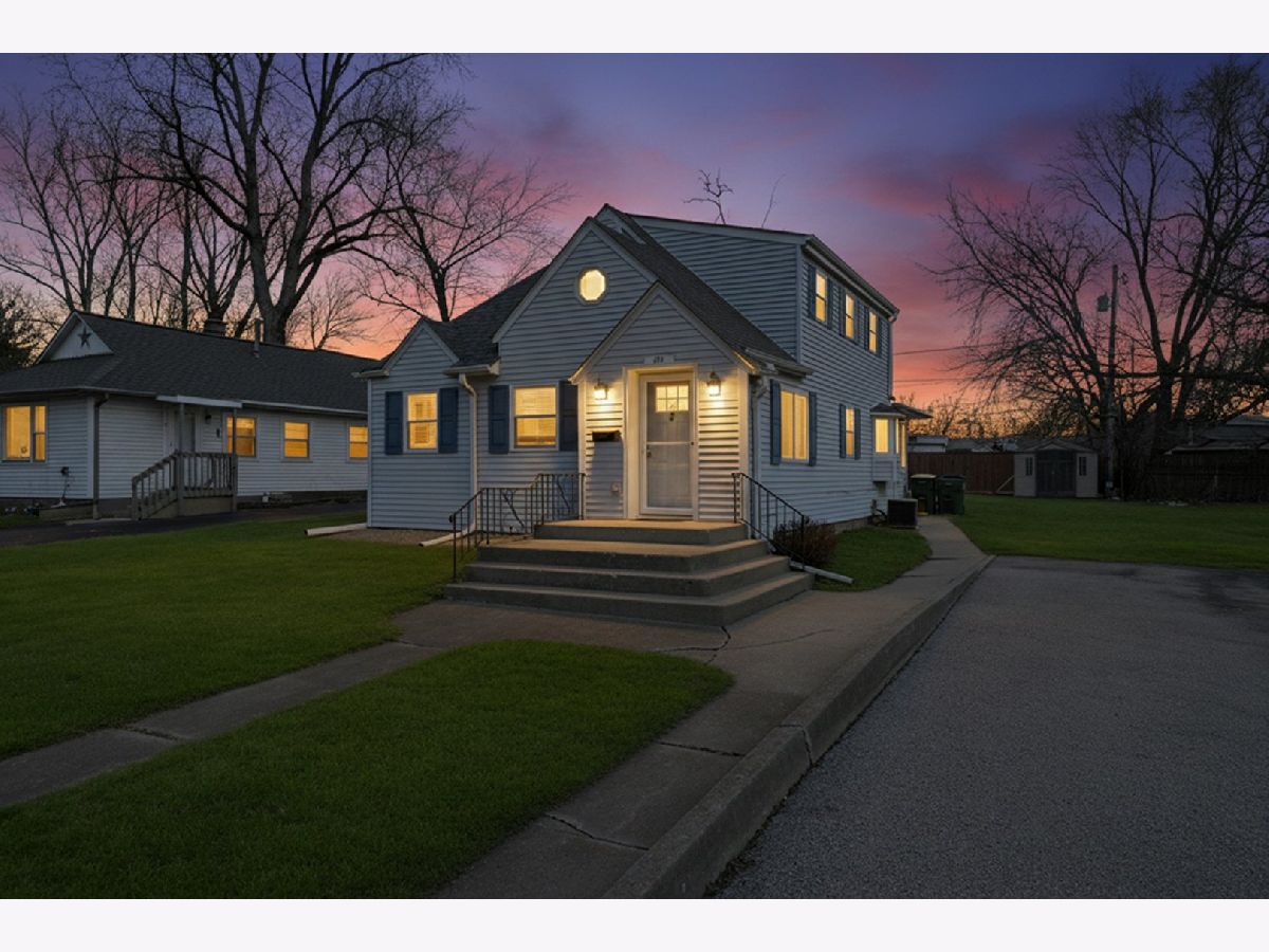  For Sale Round Lake Beach Illinois, 1511 Meadowbrook Drive