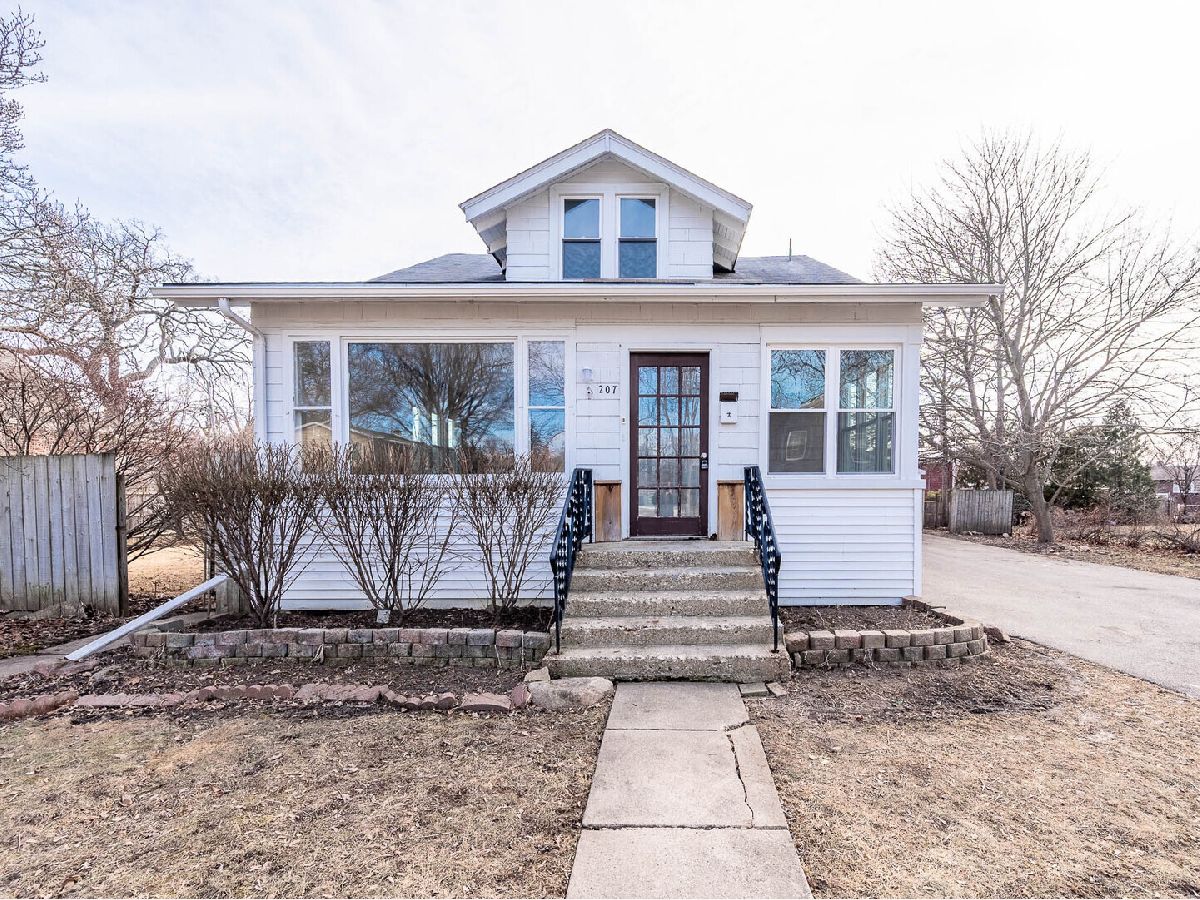  For Sale Mundelein Illinois, 207 Lakeshore Drive