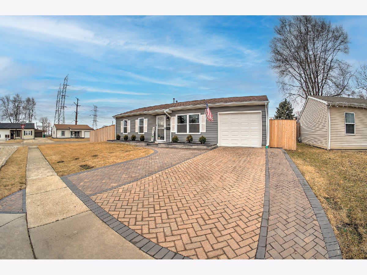 Homes For Sale Hampton Park Romeoville Illinois, 200 Nippert Avenue