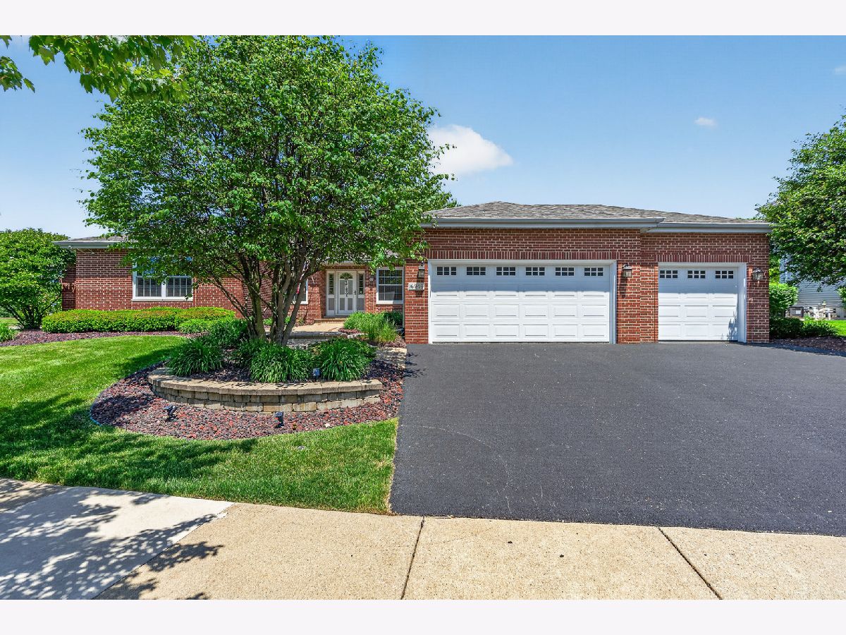  For Sale Lockport Illinois, 16946 Mohican Drive
