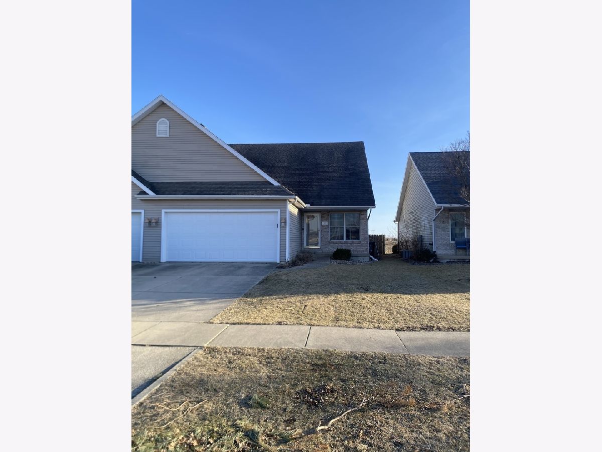 Homes & Condos & Townhomes For Rent Park West Normal Illinois, 1835 Marina