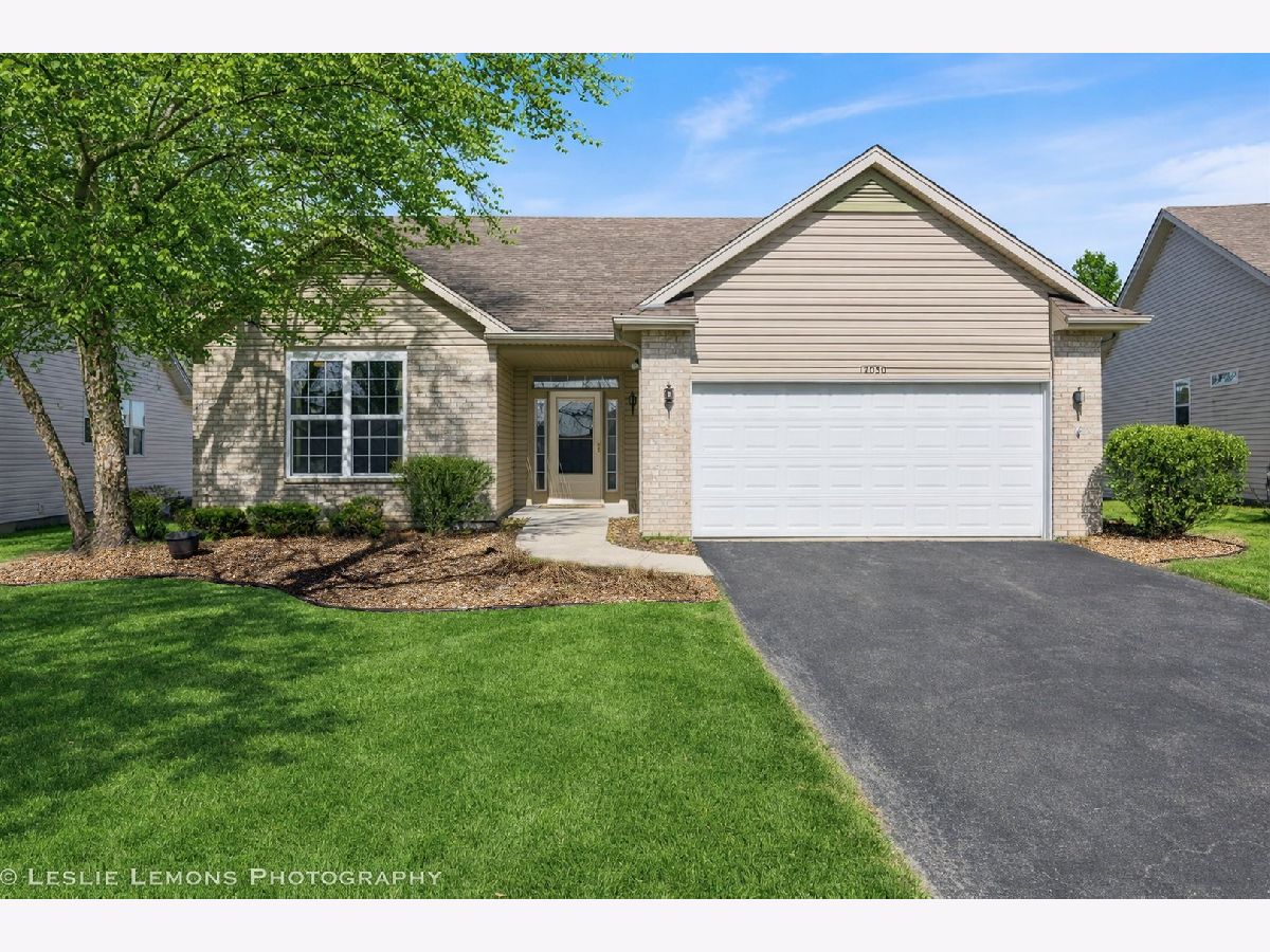 Homes & Townhomes & Condos For Sale Lago Vista Lockport Illinois, 17030 Roosevelt Avenue