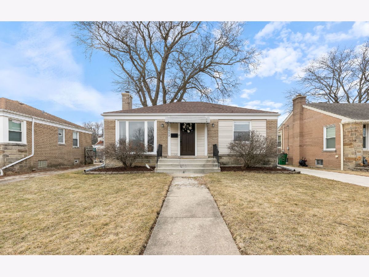  For Sale Westchester Illinois, 1932 Newcastle Avenue