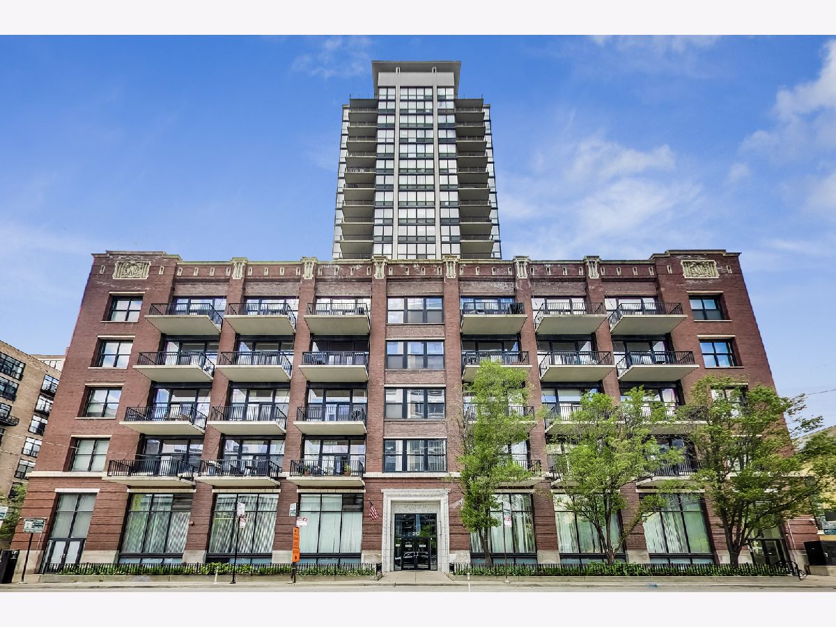  For Sale Chicago Illinois, 210 Desplaines Street