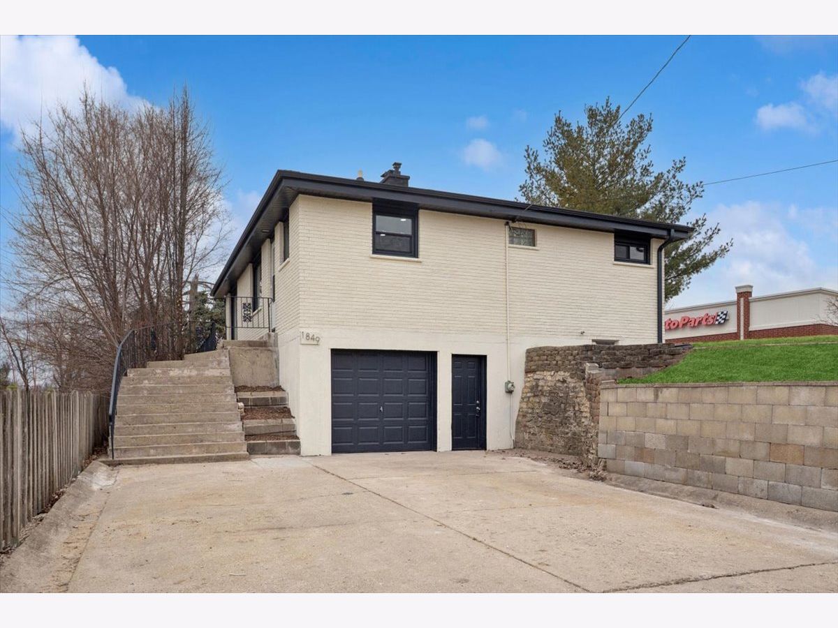  For Sale Elgin Illinois, 1849 Larkin Avenue