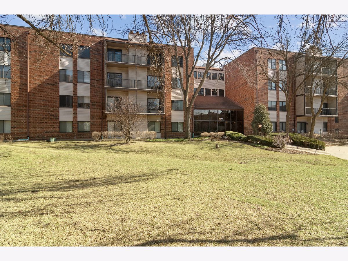  For Sale Northbrook Illinois, 3030 Pheasant Creek Drive