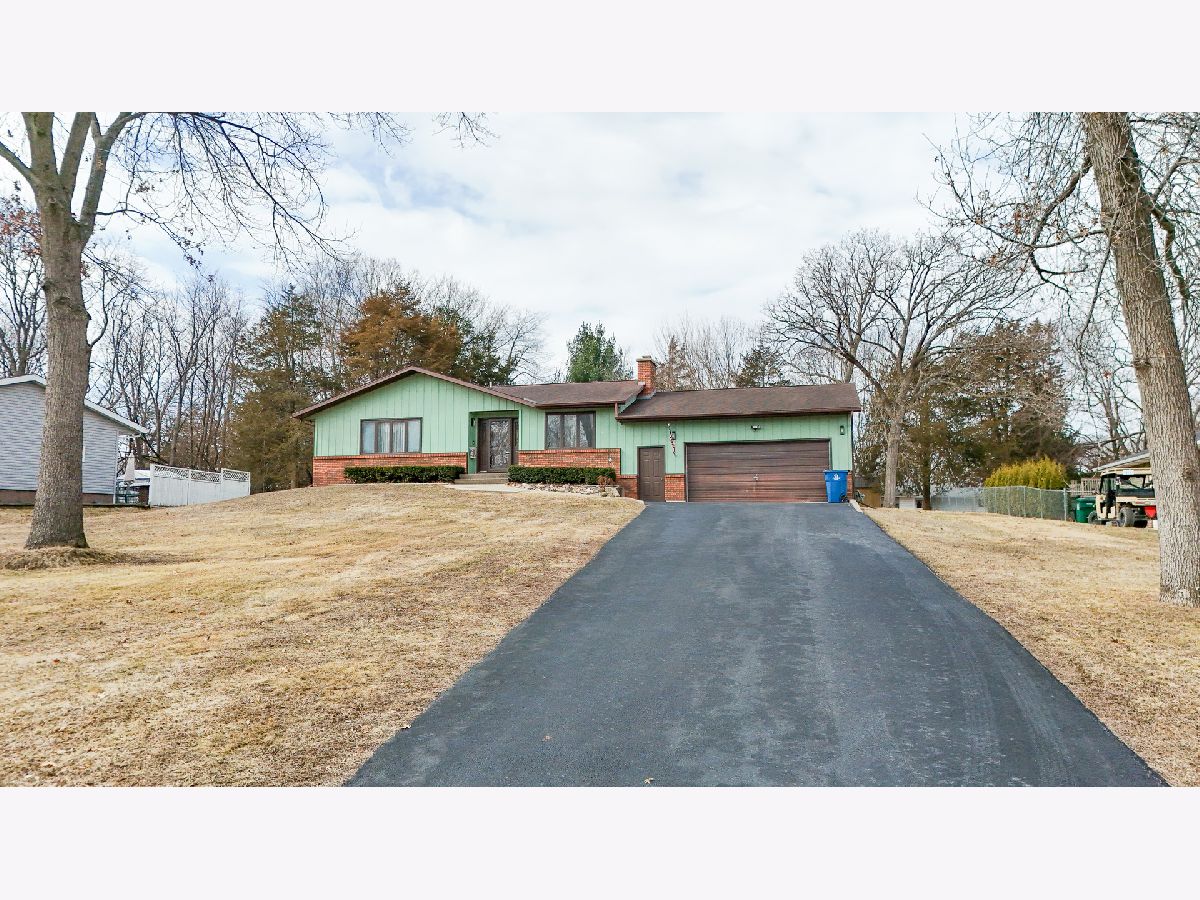  For Sale Dixon Illinois, 2235 Center Lane
