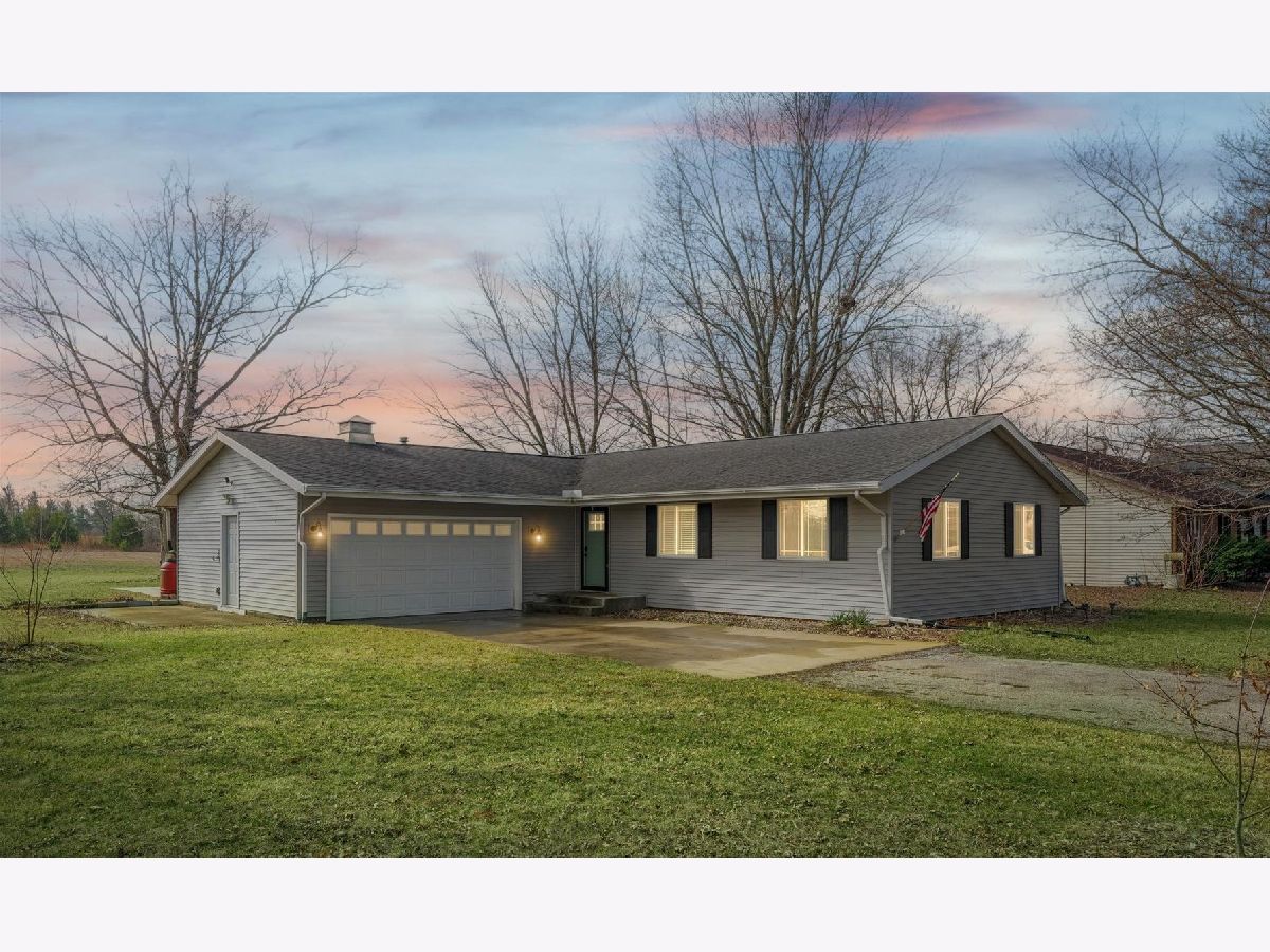  For Sale Loda Illinois, 1432 Country Club Lane