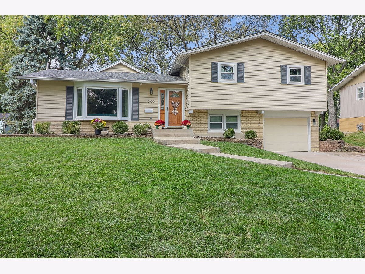 For Sale Downers Grove Illinois, 6766 Valley View Drive