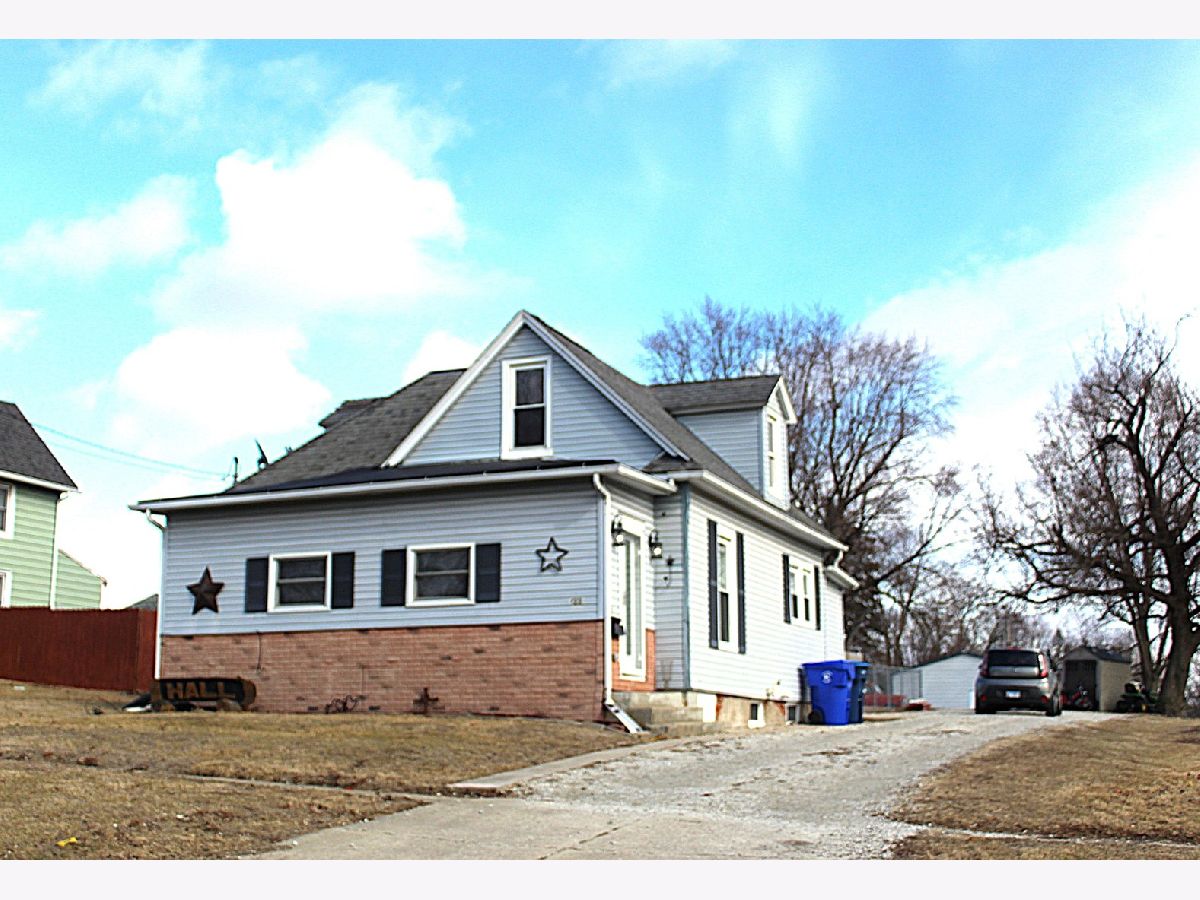  For Sale Kewanee Illinois, 122 S. Beach Street