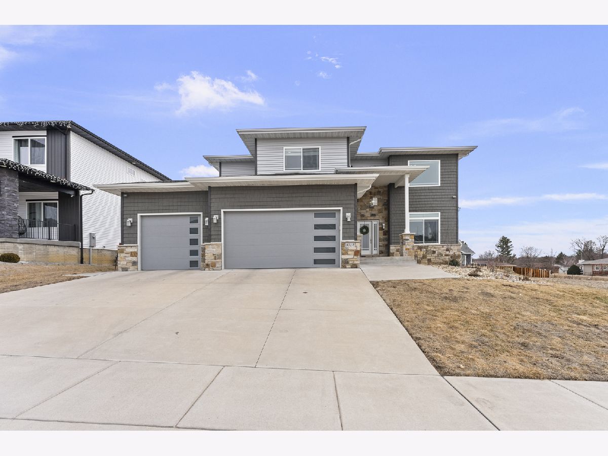 Homes For Sale Kc Kimberly Hills Add Davenport Iowa, 3717 N Birchwood Avenue