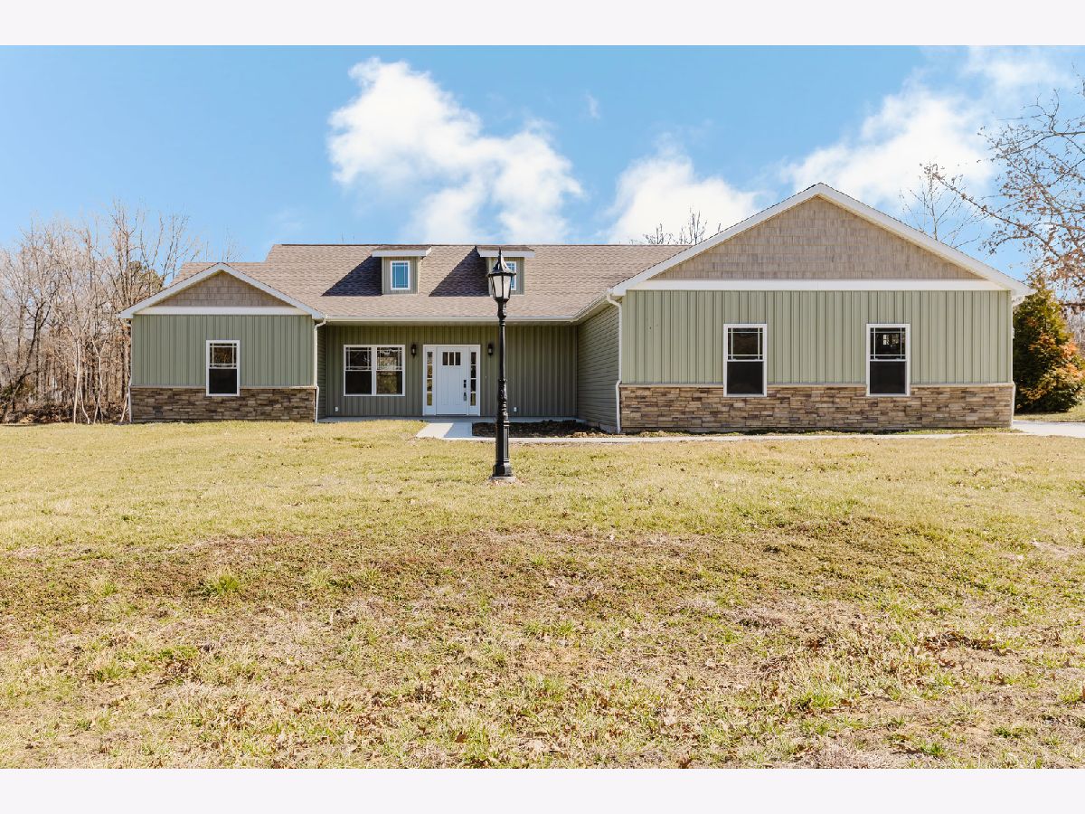  For Sale Carterville Illinois, 704 Jonathan Lane