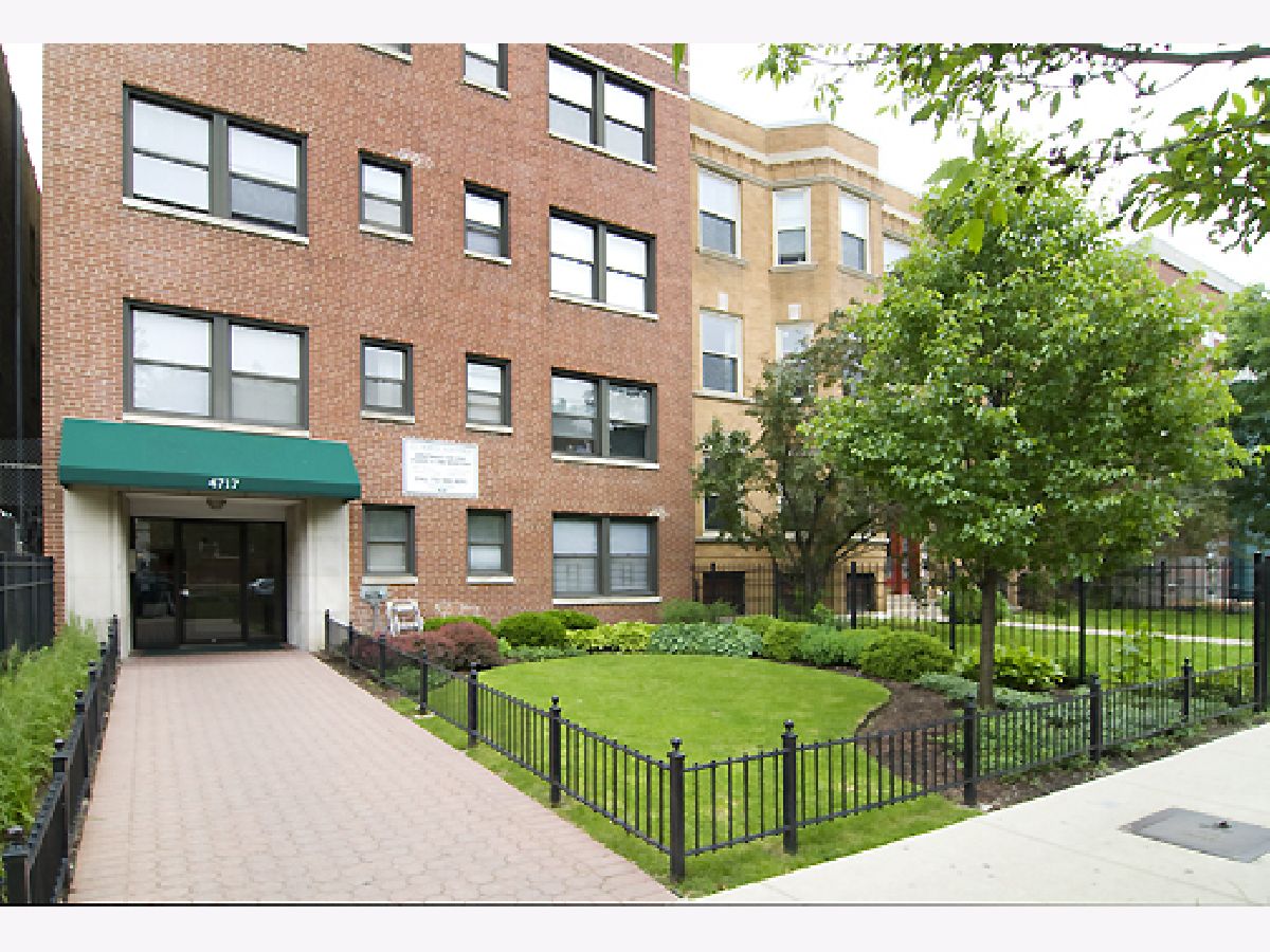  Rented Chicago Illinois, 4717 Winthrop