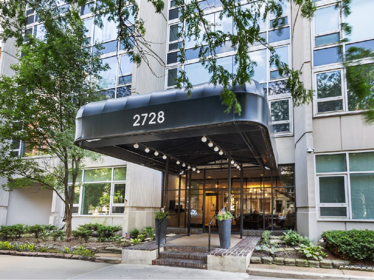 Condos & Townhomes For Sale Hampden Green Chicago Illinois, 2728 Hampden Court