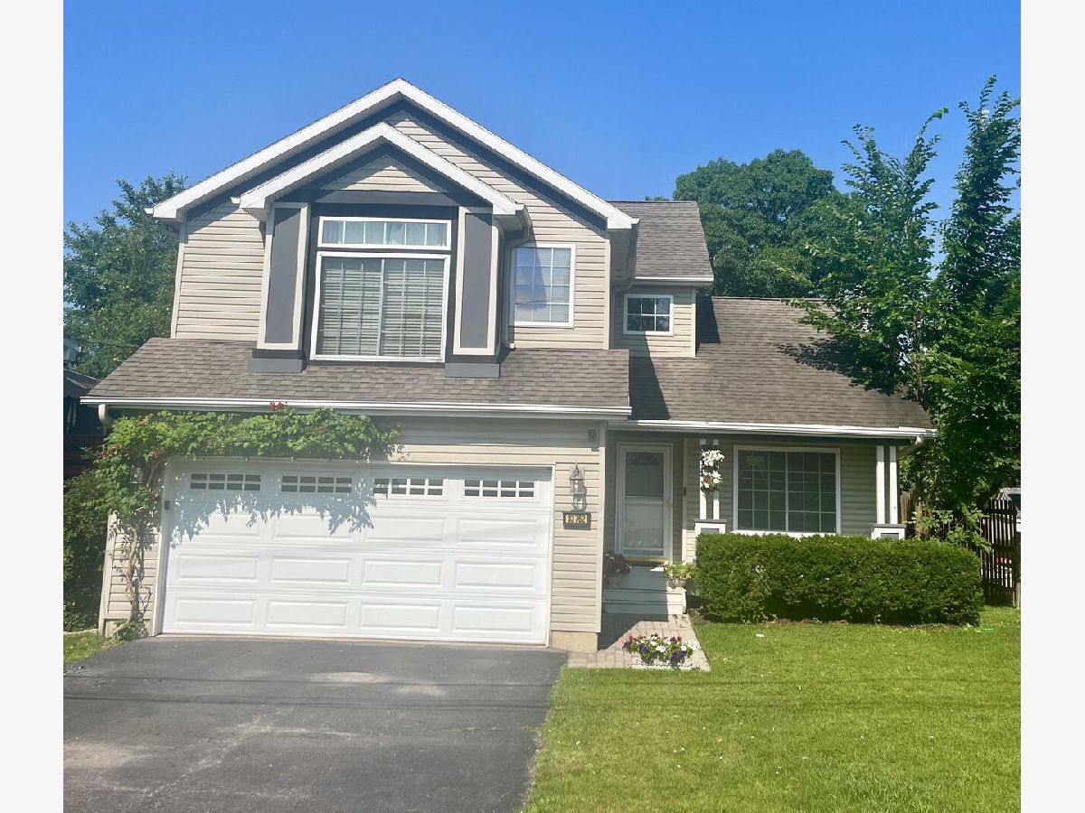  For Sale Grayslake Illinois, 33762 Oak Street