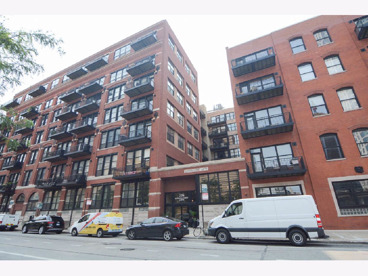 Condos & Townhomes For Rent Clinton Street Lofts Chicago Illinois, 226 Clinton