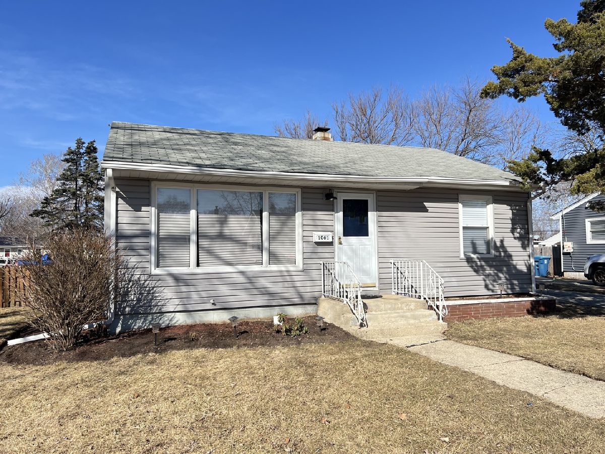  For Sale Aurora Illinois, 1061 Pleasure Court