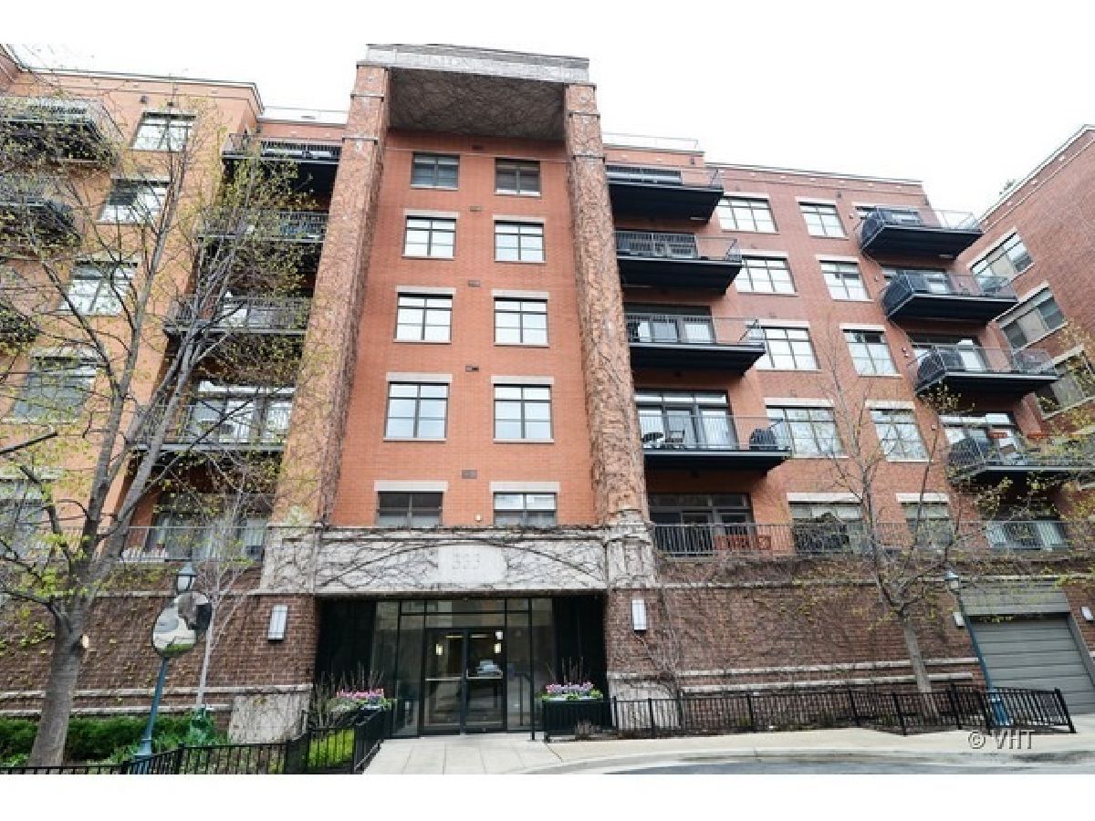 Condos & Townhomes For Sale Fulton Station Chicago Illinois