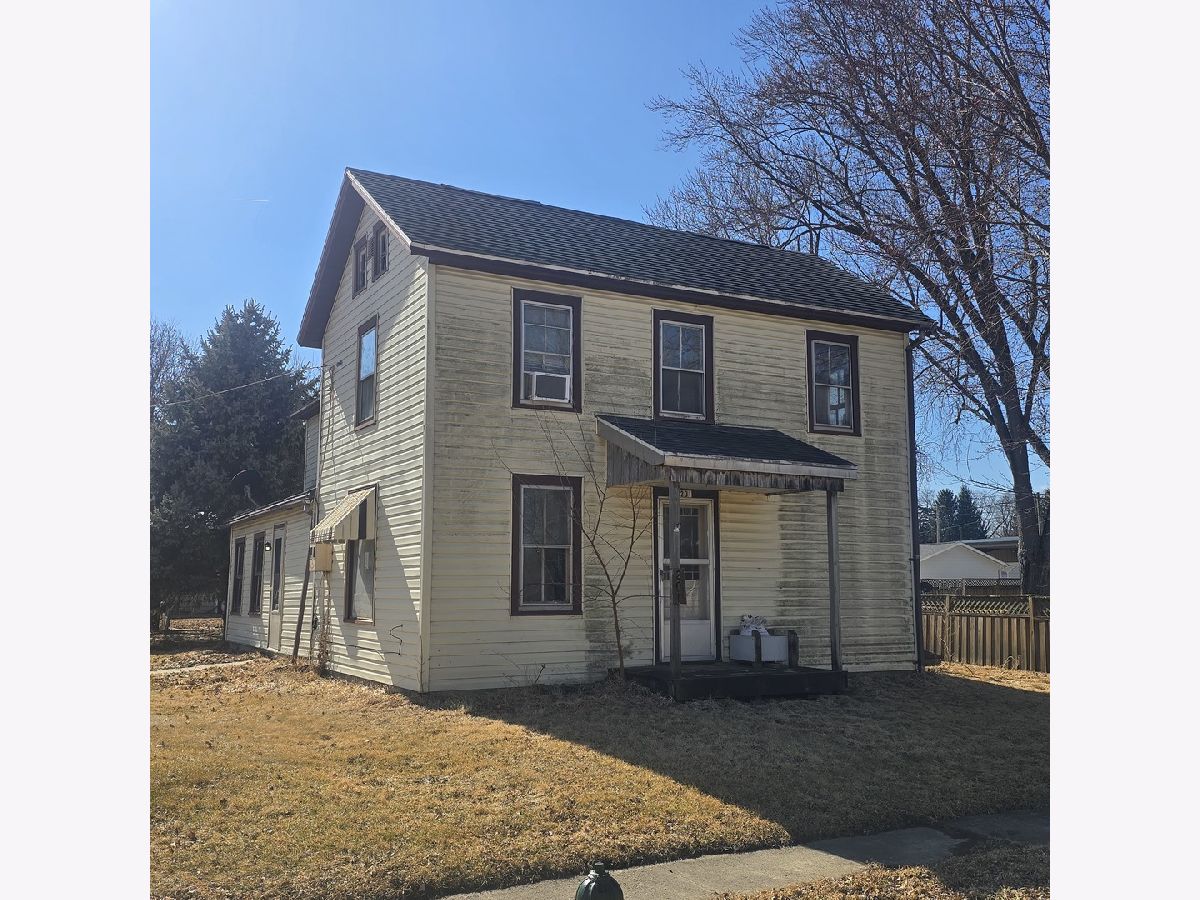  For Sale Leaf River Illinois, 201 2nd Street