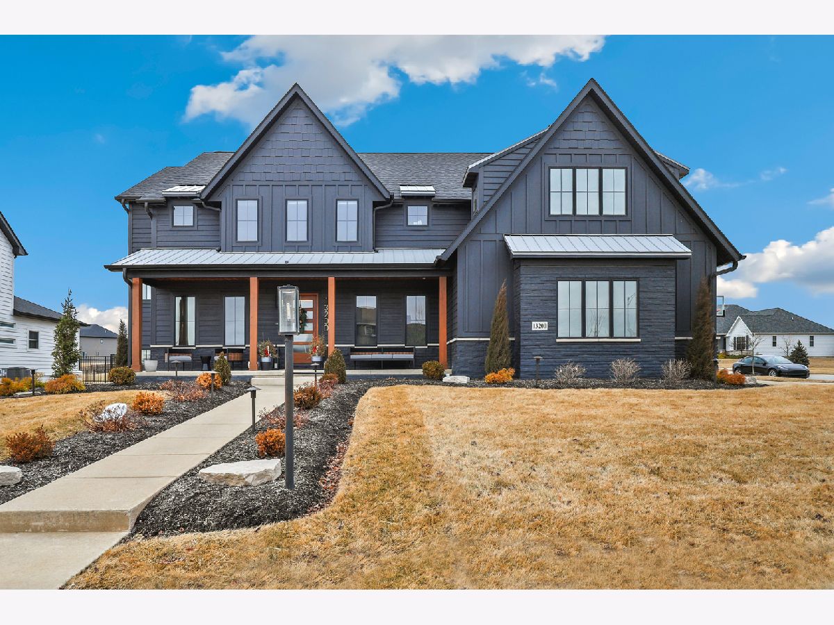  For Sale St John Indiana, 13200 Waterleaf Drive