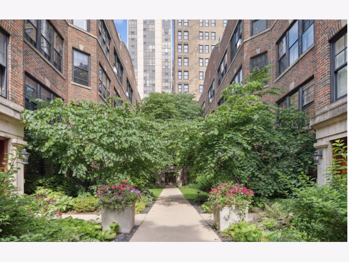  For Sale Chicago Illinois, 2311 Commonwealth Avenue