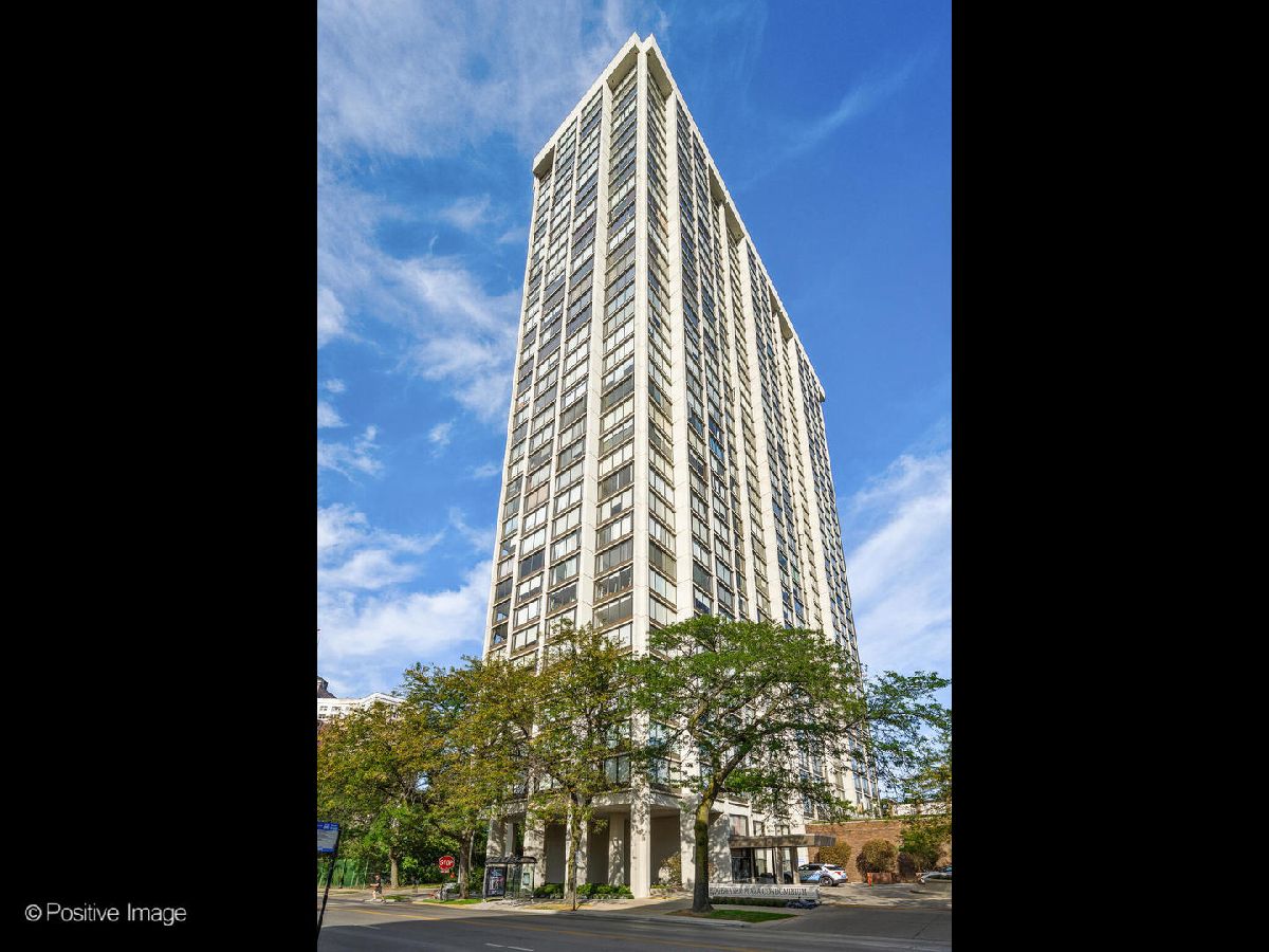 Condominiums For Sale Edgewater Plaza Chicago Illinois, 5455 Sheridan Road