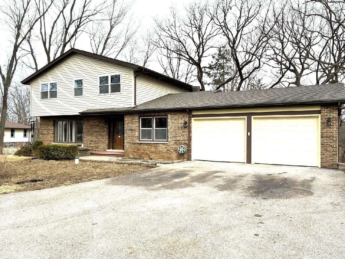  Rented Oakwood Hills Illinois, 127 Hickory