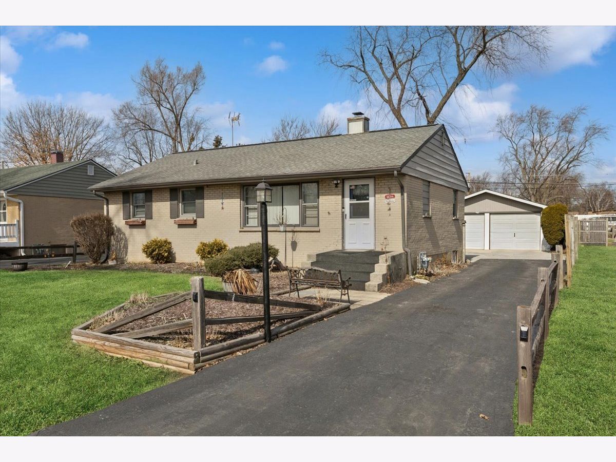  For Sale Crystal Lake Illinois, 4804 Rose Street
