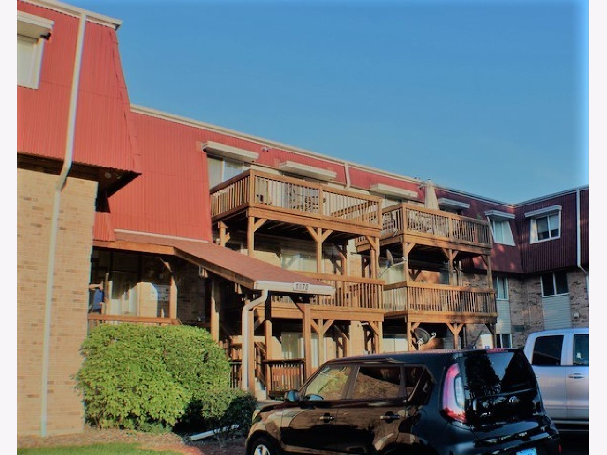 Condominiums For Sale Linden Woods Aurora Illinois, 1870 Tall Oaks Drive